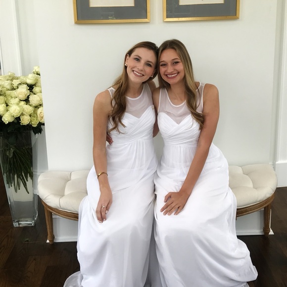 White polyester formal gown. - Picture 2 of 2